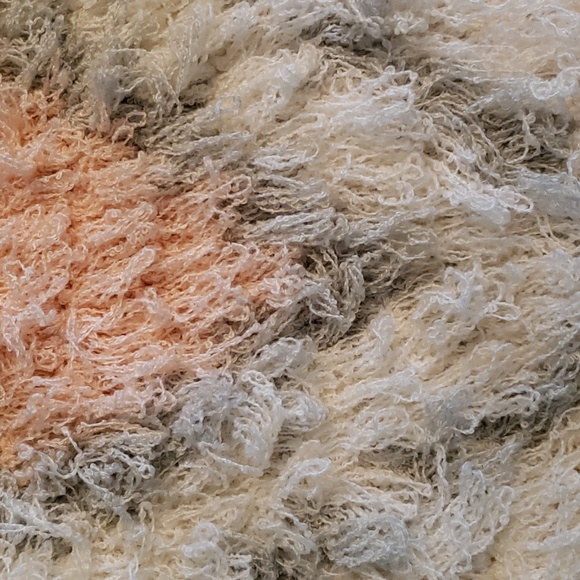 80's textured sweater with chevron pattern. - Picture 3 of 3